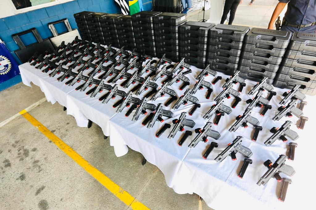 Guarujá entrega mais 62 armas à Guarda Civil Municipal