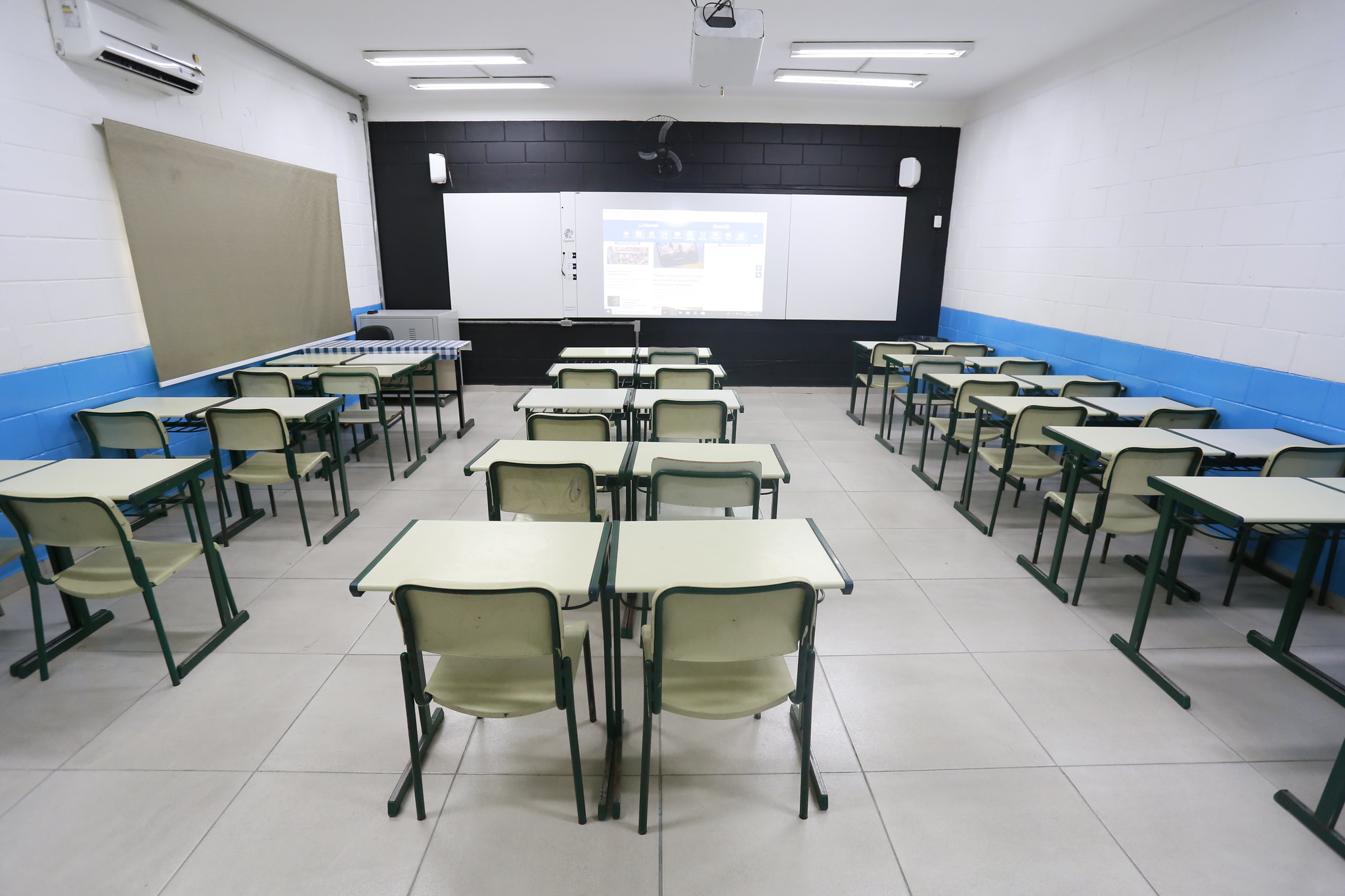 Escolas Rangoni e Jacirema são entregues à população de cara nova