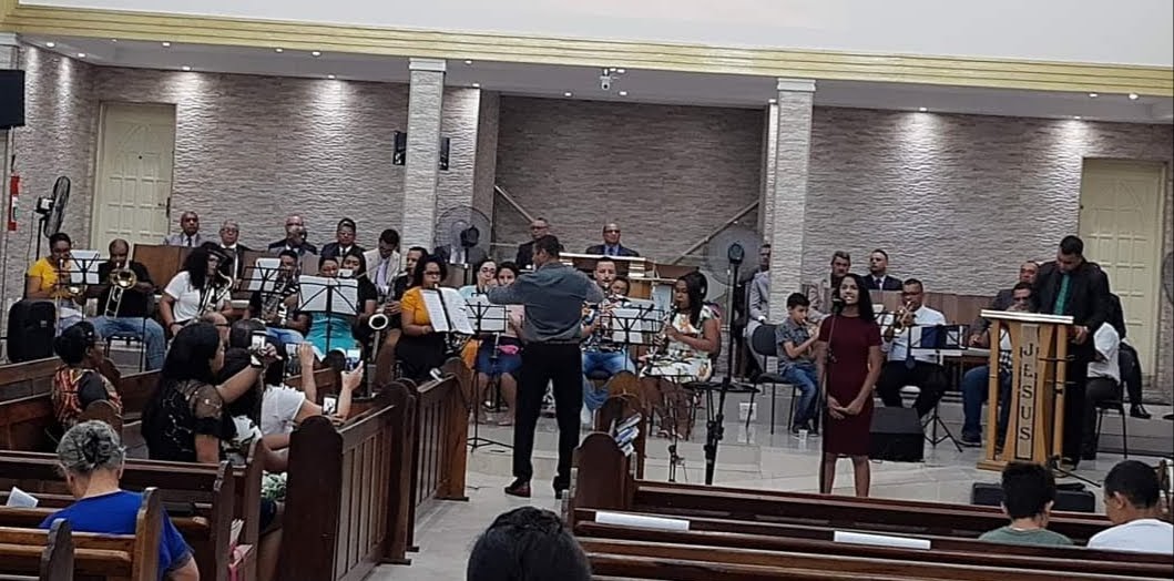 Orquestra da Igreja Assembleia de Deus se  apresenta na Praça dos Expedicionários
