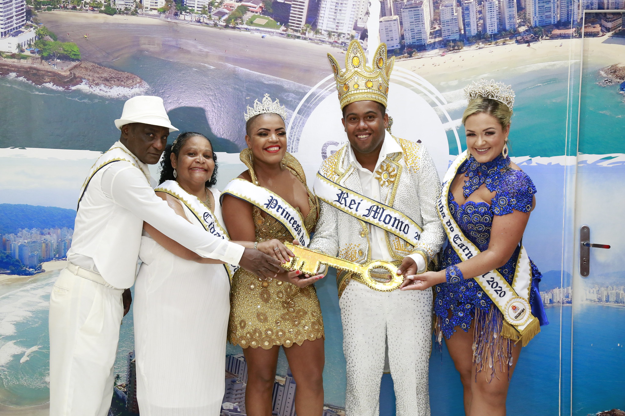 Carnaval de Guarujá terá desfile de escolas, bandas e blocos a partir de sábado (15)