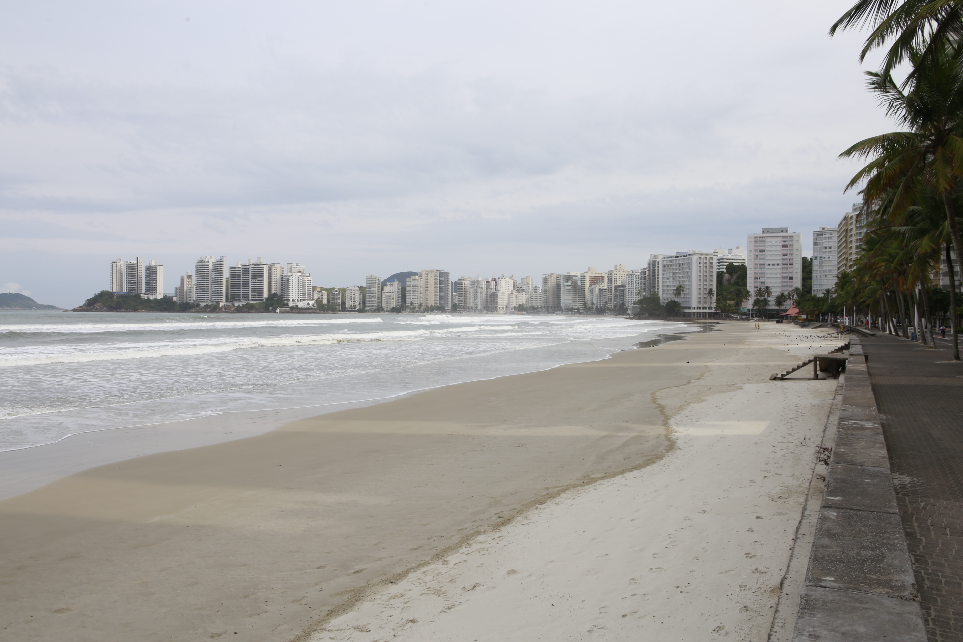 Guarujá flexibiliza prática de esportes individuais nas praias a partir do dia 15