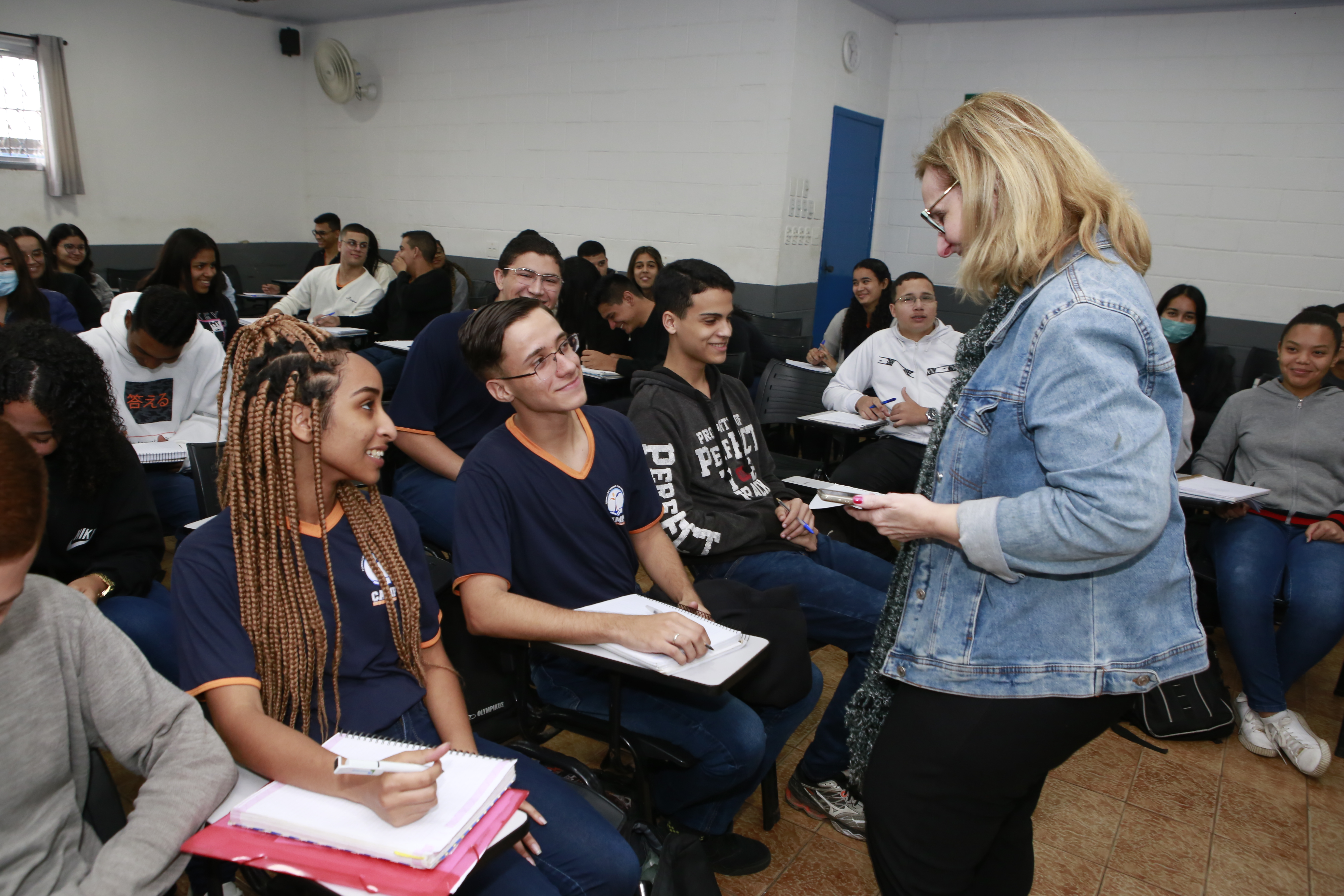 Jovens do Camp Guarujá aprendem sobre empreendedorismo