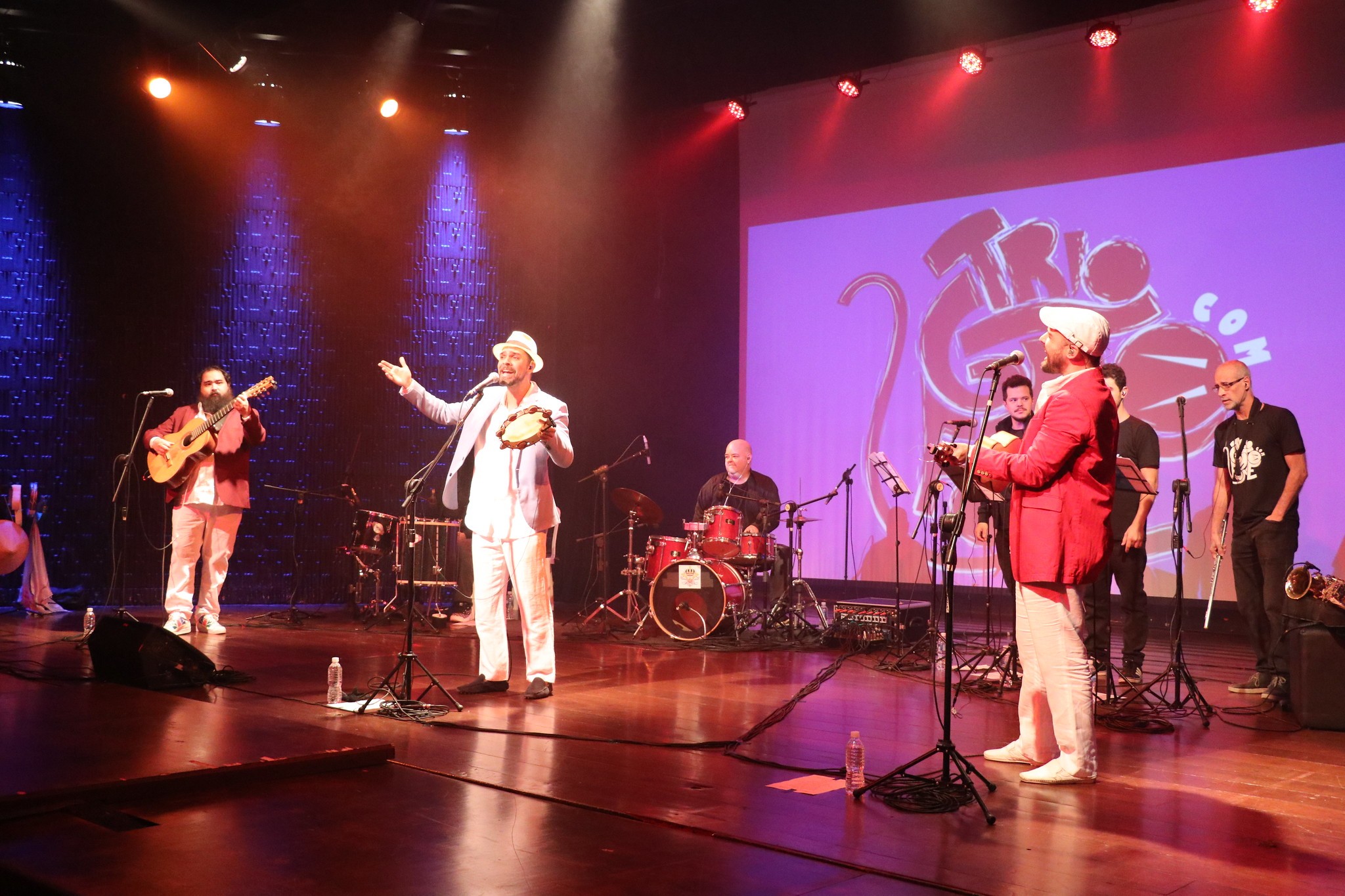 Projeto cultural aborda história do samba com oficinas e apresentação musical