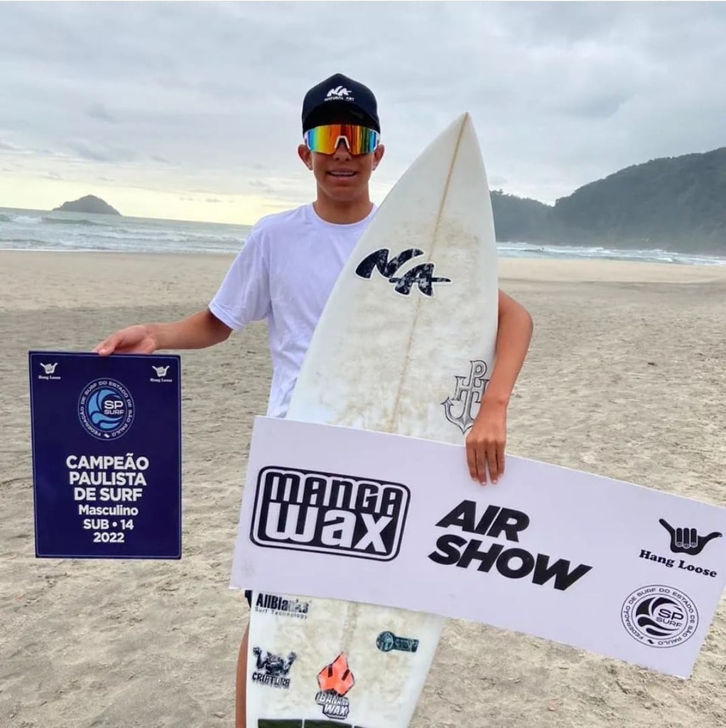 Equipe de surf do Guarujá compete no Hang Loose Surf Attack com 26 atletas