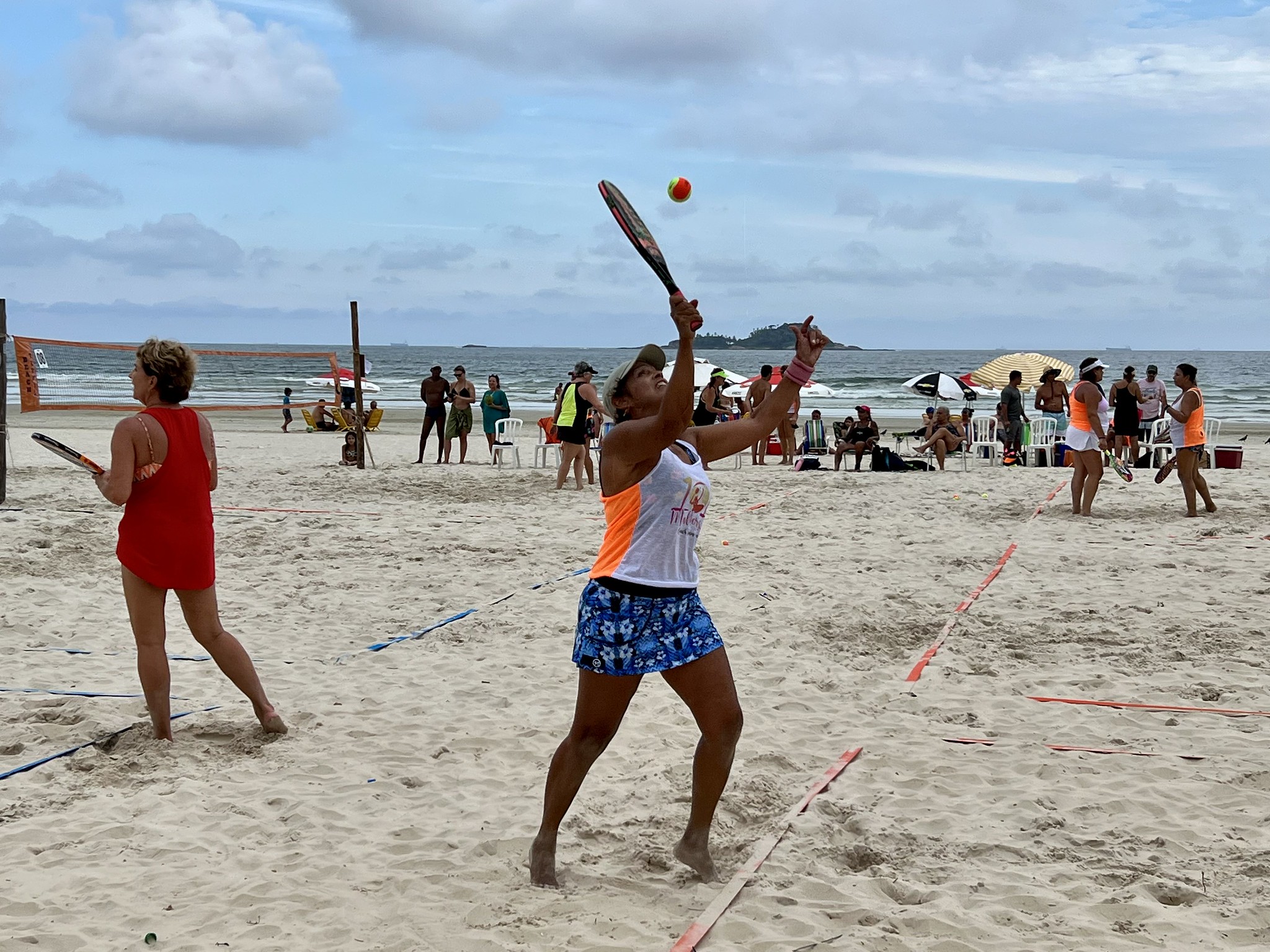 Torneio de Beach Tennis promove esporte em celebração ao Dia da Mulher