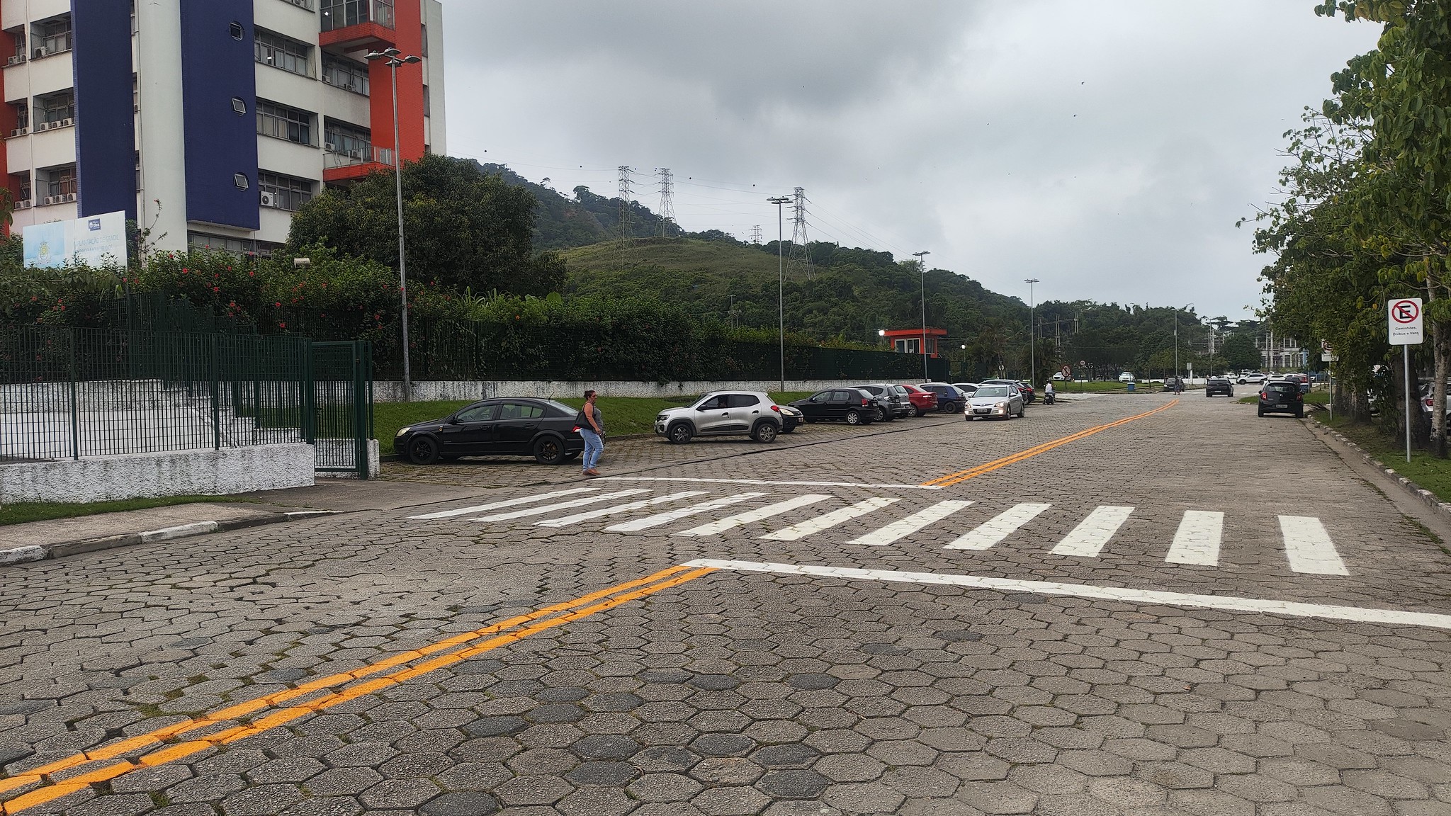 Guarujá revitaliza sinalização viária de ruas e avenidas