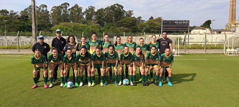 Guarujá enfrenta 100 Chuteira pelas quartas de final da Copa Ouro de futebol feminino