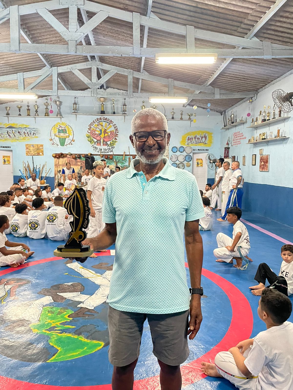Mestre de Capoeira de Guarujá conquista Prêmio Berimbau de Ouro
