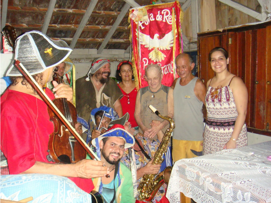 Folia de Reis da Prainha Branca preserva tradição caiçara em Guarujá