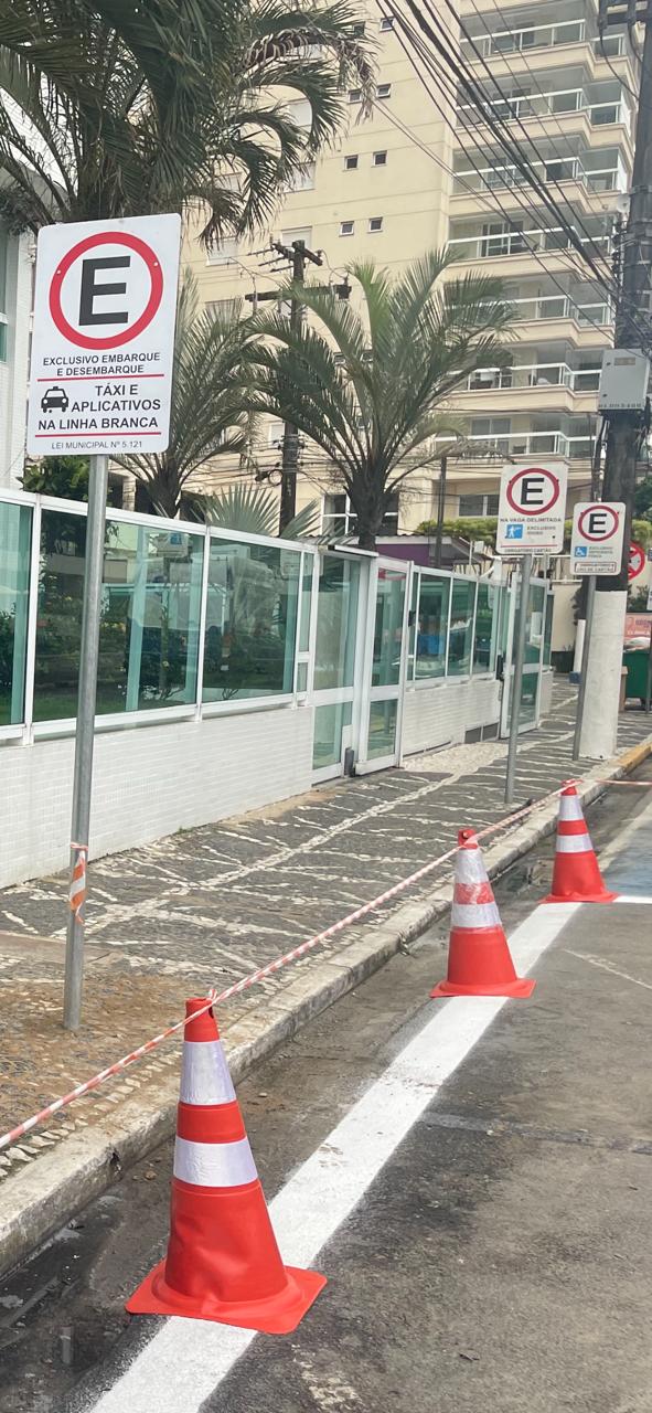 Guarujá inaugura pontos de parada de passageiros  para motoristas de aplicativo e táxi