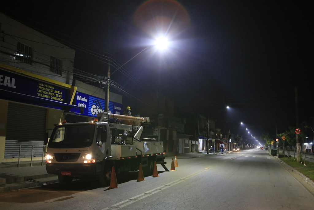 Prefeitura de Guarujá inaugura iluminação 100% LED em ciclovias de Morrinhos