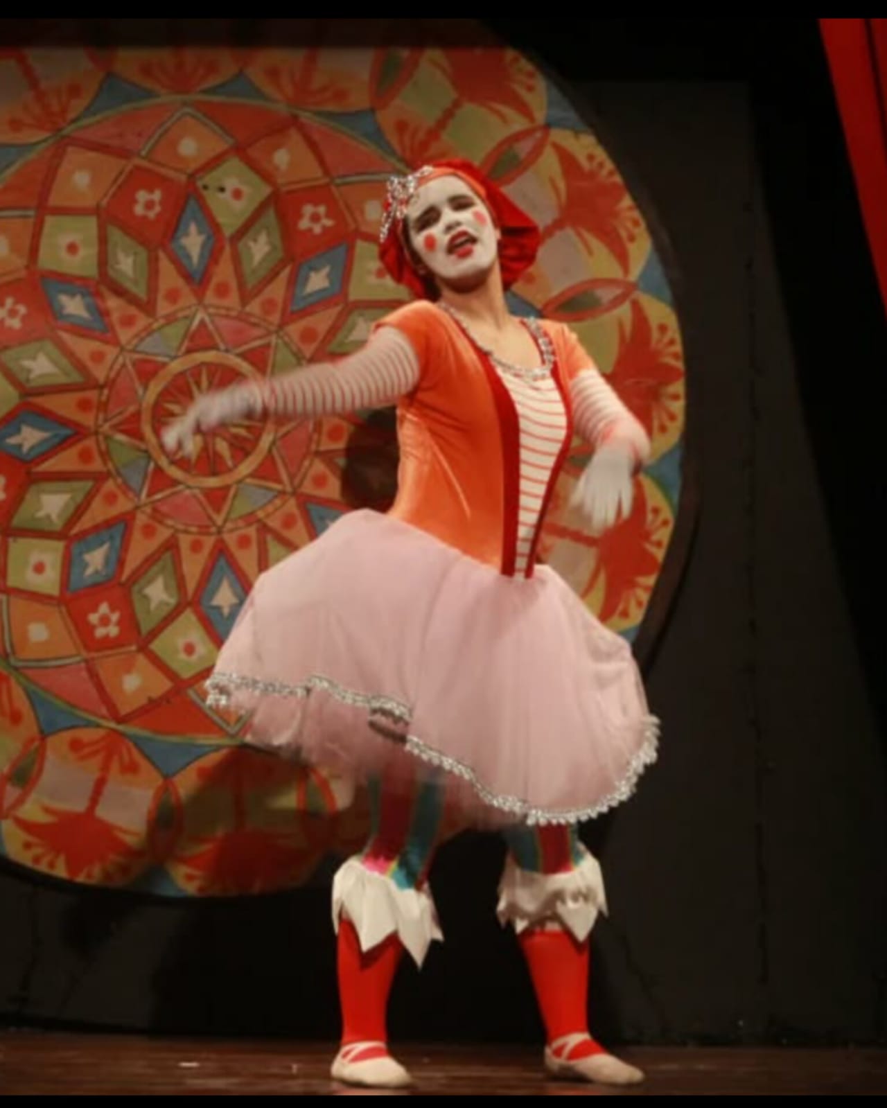 Ballet Eliana Marques apresenta espetáculo Dançar no Teatro Procópio Ferreira