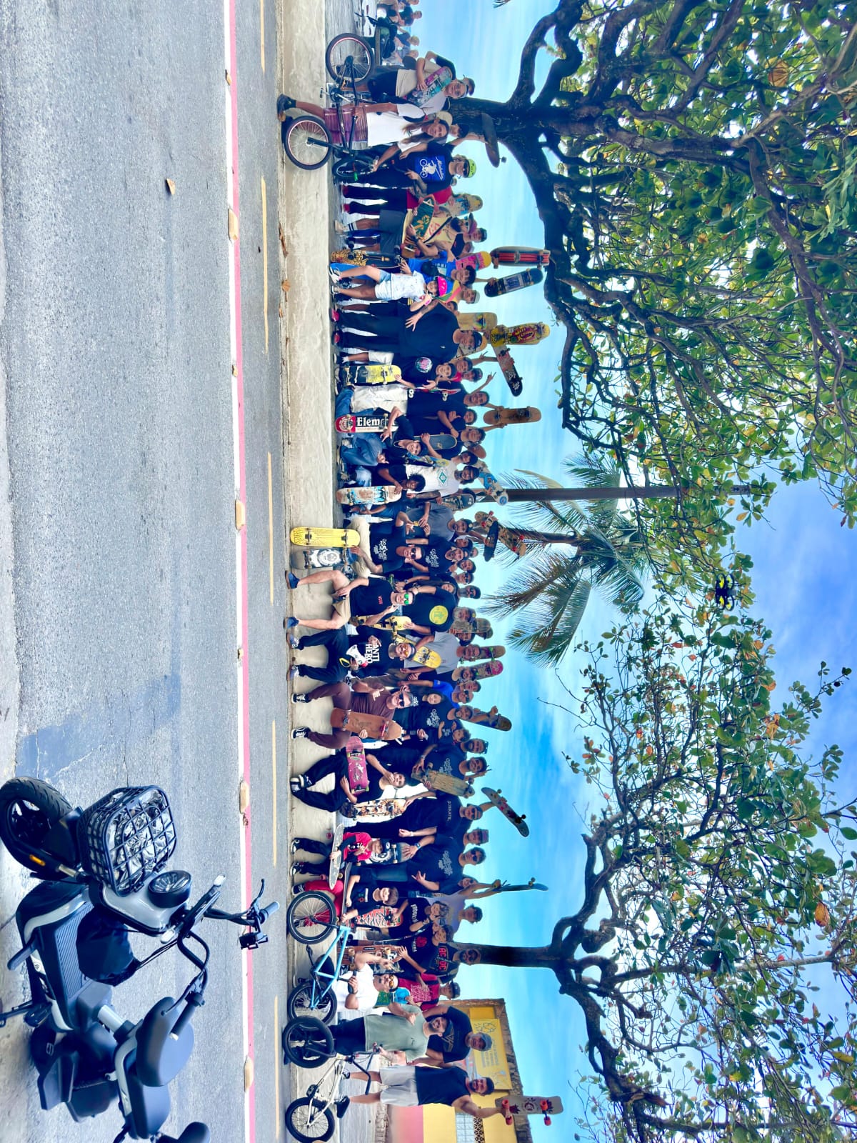 Evento em comemoração ao Dia Mundial do Skate atrai mais de 500 pessoas em Guarujá