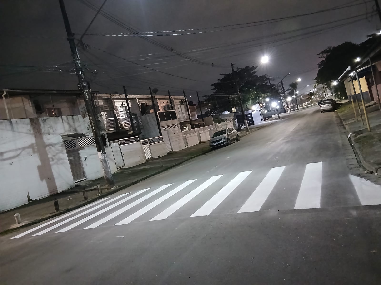 Guarujá inicia melhorias na sinalização de solo da Rua Júlio Pedro Pontes