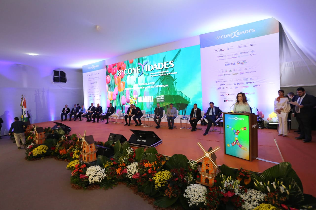 Guarujá é reconhecida com Certificado de Município Amigo da Juventude 2025