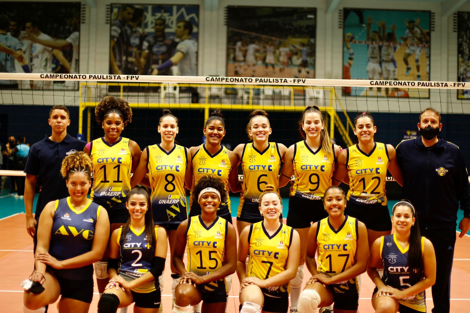 Equipe de Voleibol Adulto Feminino estreia com vitória fora de