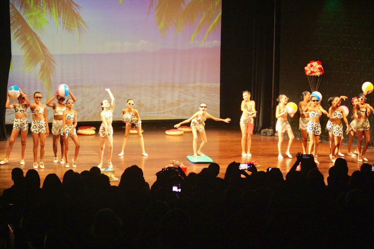 Músicos participam da semifinal do Femag no Teatro Procópio Ferreira, no  Guarujá - BS9