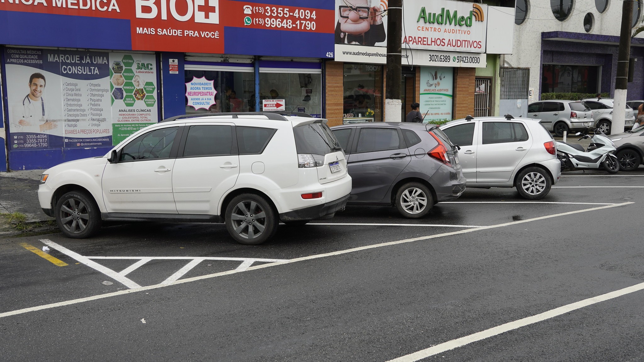 Avenidas de Guarujá, SP, têm novas regras de estacionamento